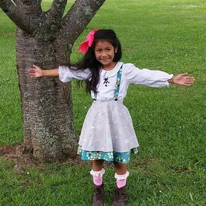 Adorable boutique  floral jumper